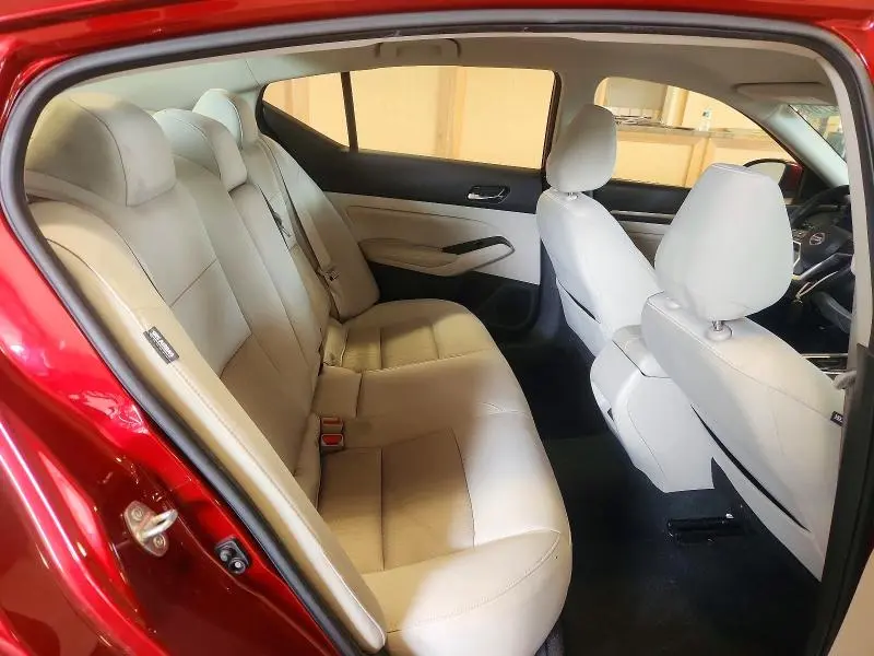 2021 NISSAN ALTIMA SV  