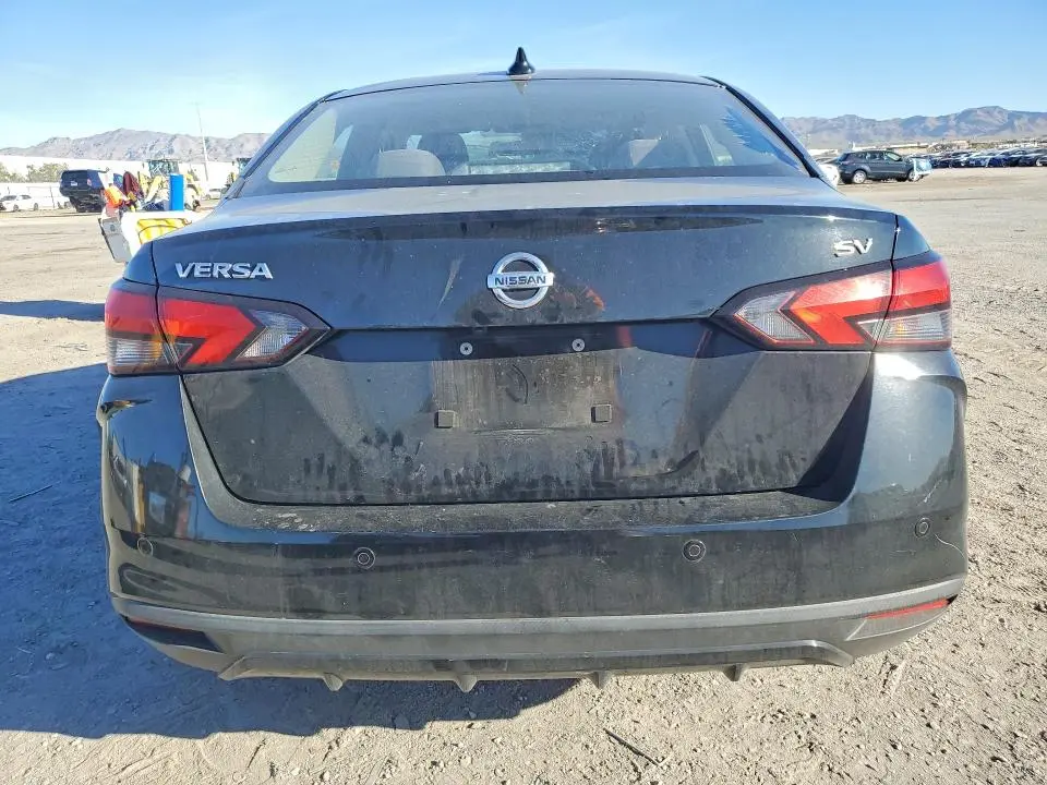 2021 NISSAN VERSA SV  