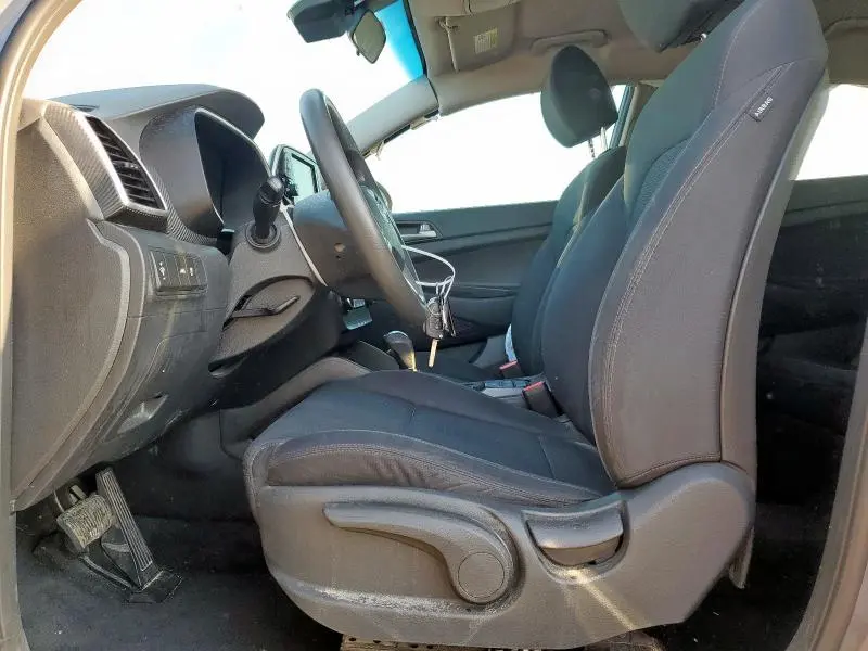 2021 HYUNDAI TUCSON SE  