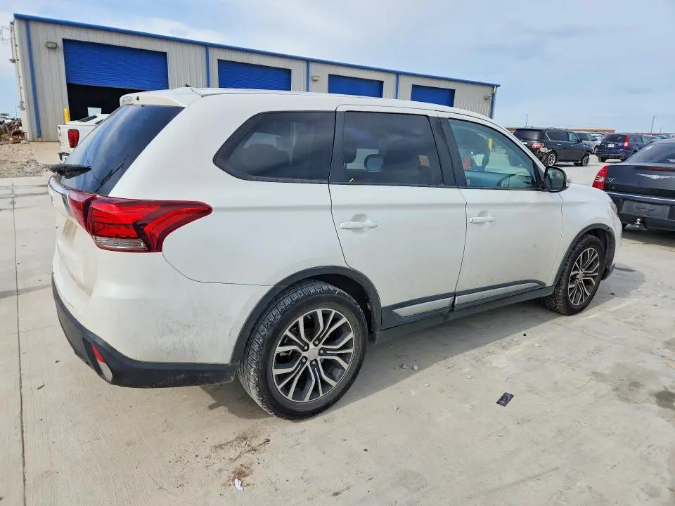 2016 MITSUBISHI OUTLANDER SE  