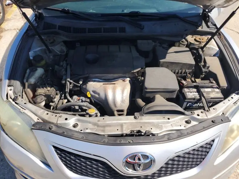 2011 TOYOTA CAMRY SE  