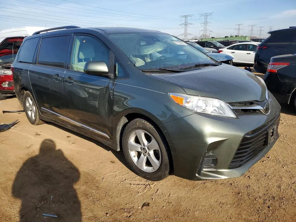 2018 TOYOTA SIENNA LE 8-PASSENGER  