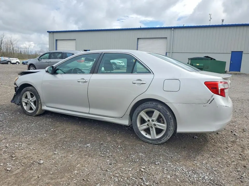 2014 TOYOTA CAMRY SE  