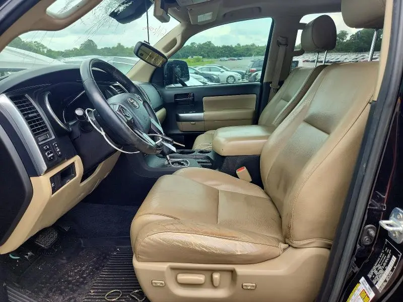 2018 TOYOTA SEQUOIA SR5  