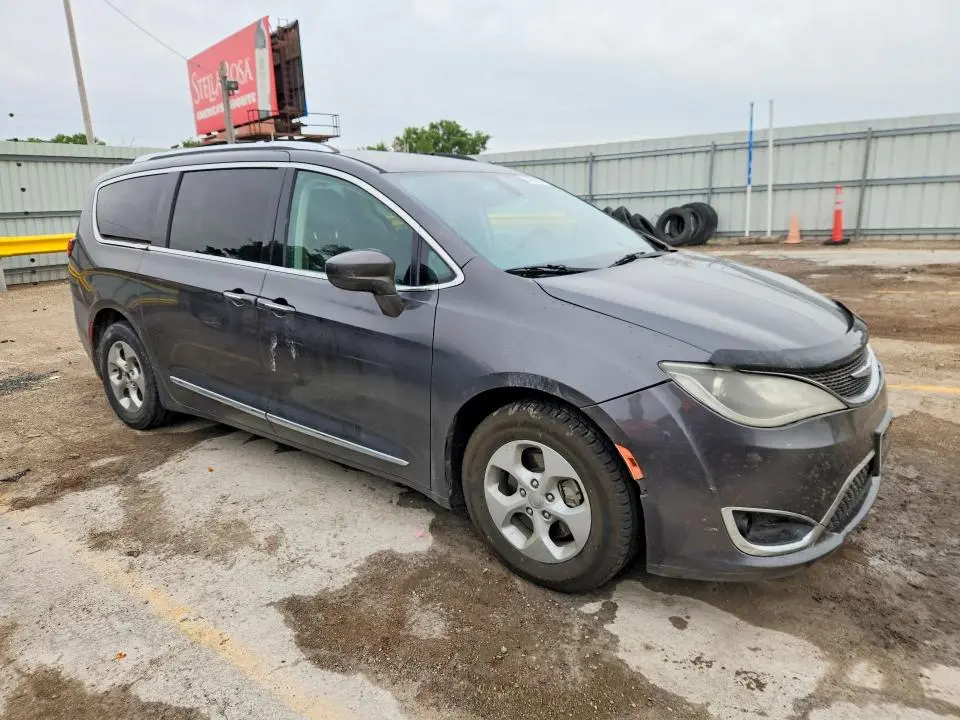 2017 CHRYSLER PACIFICA TOURING L PLUS  