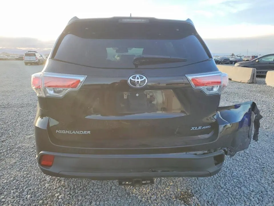 2016 TOYOTA HIGHLANDER XLE  