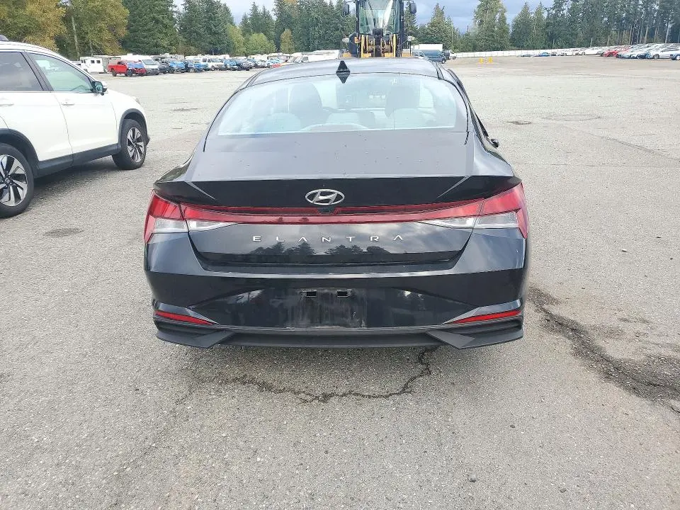 2021 HYUNDAI ELANTRA SEL  