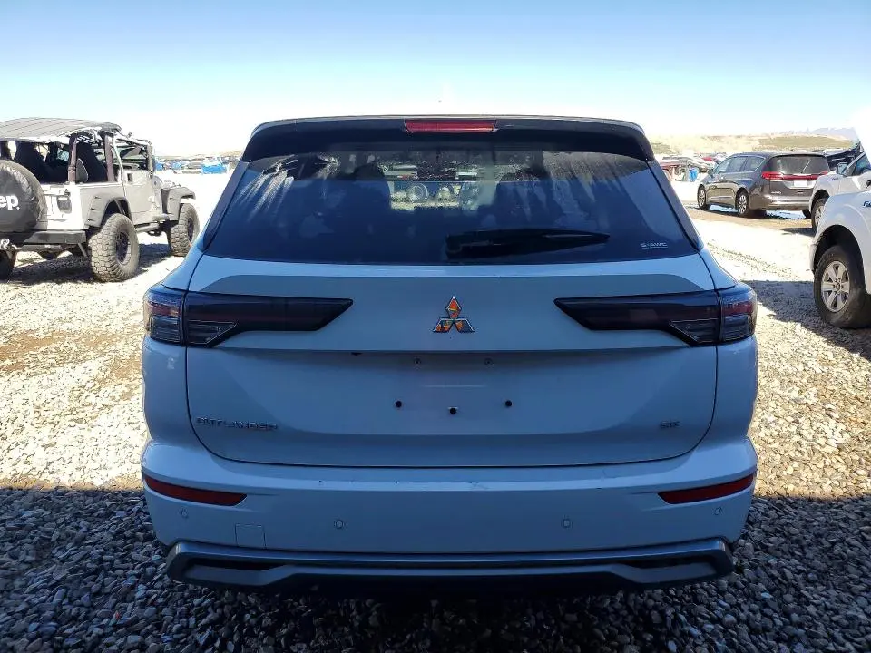 2025 MITSUBISHI OUTLANDER SE  
