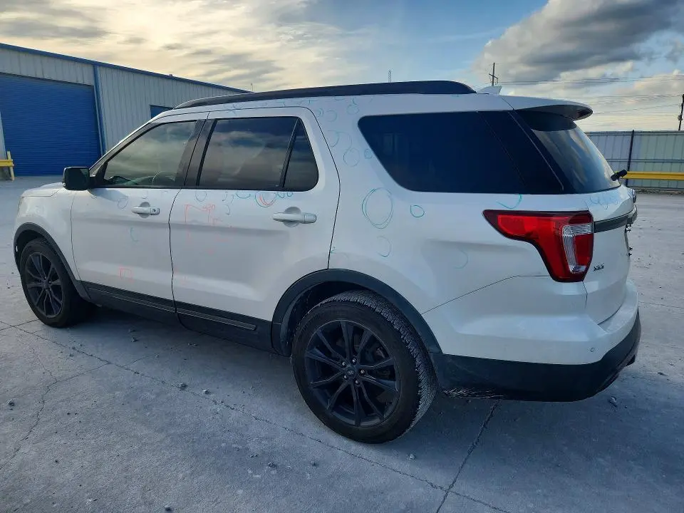 2017 FORD EXPLORER XLT  