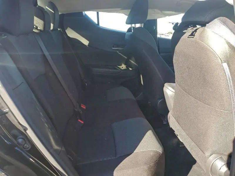 2021 TOYOTA C-HR XLE  