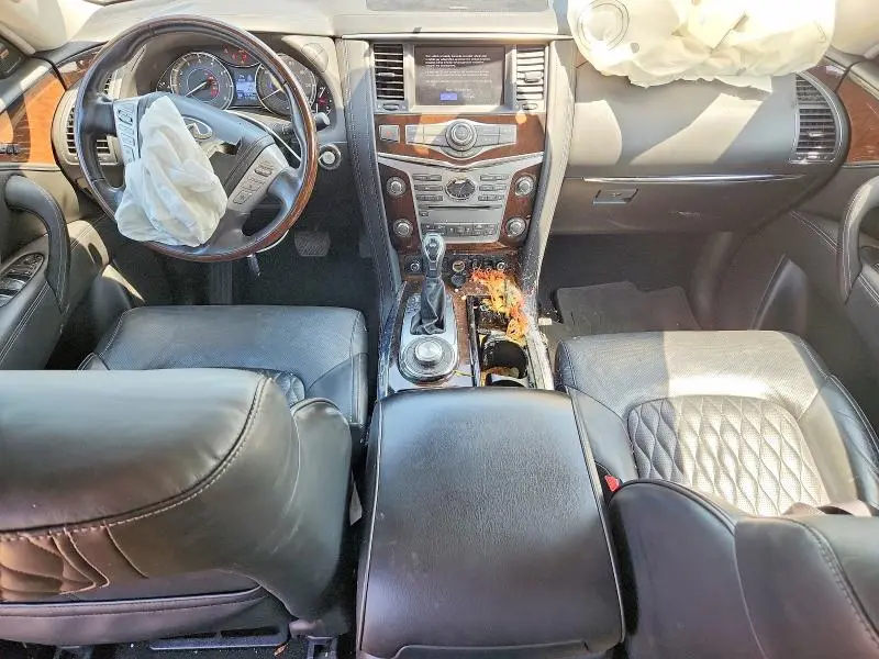 2019 INFINITI QX80 LUXE  