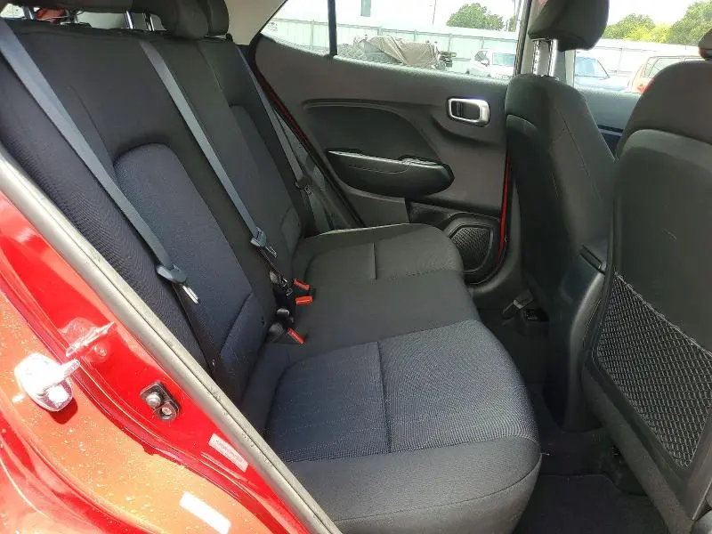 2025 HYUNDAI VENUE SE  