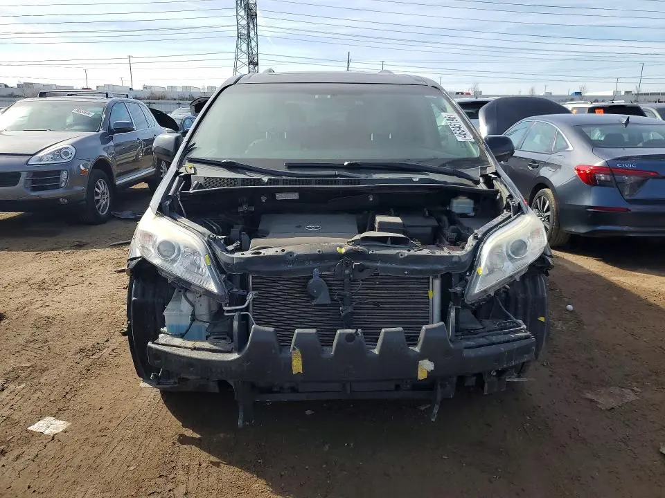 2016 TOYOTA SIENNA XLE 8-PASSENGER  