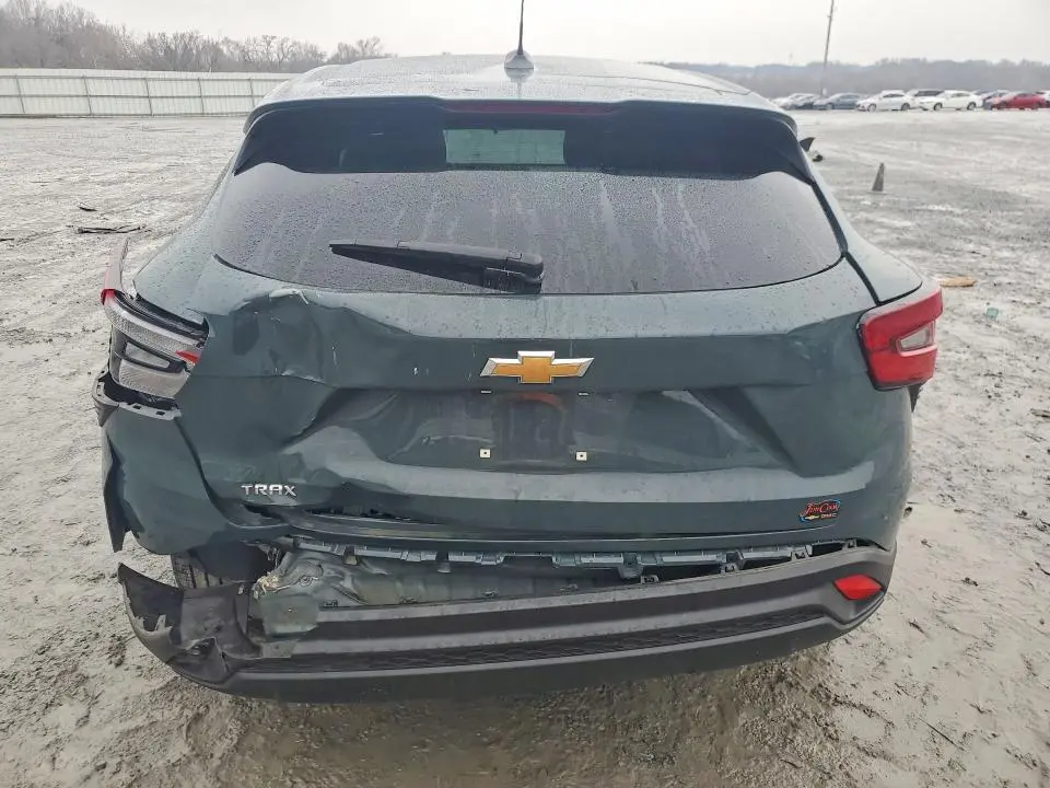 2025 CHEVROLET TRAX LS  