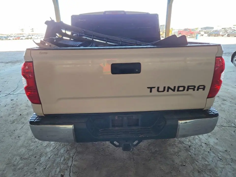 2016 TOYOTA TUNDRA CREWMAX SR5  