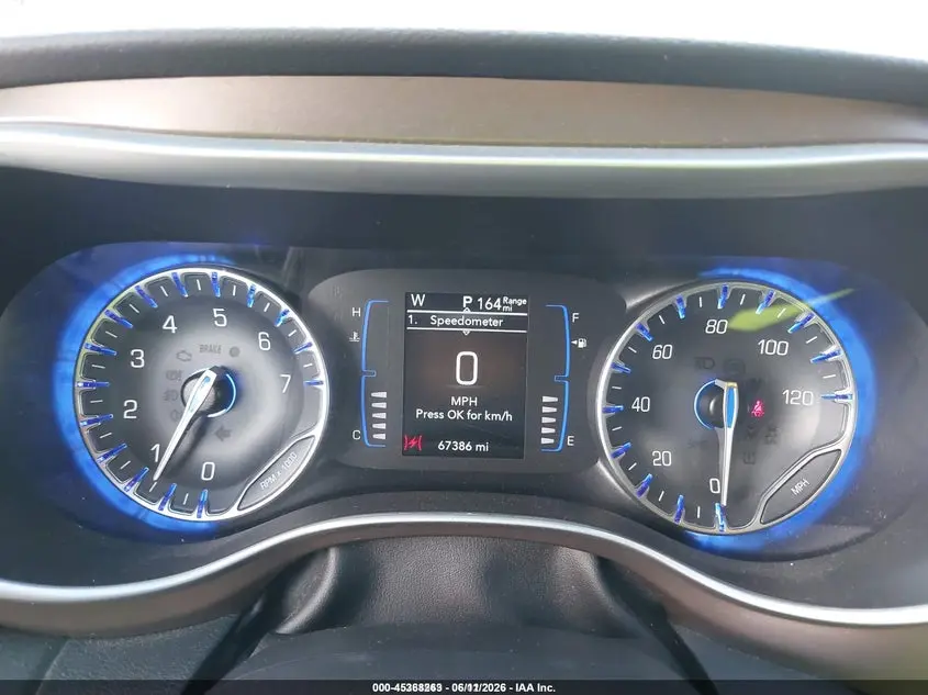 2020 CHRYSLER VOYAGER L