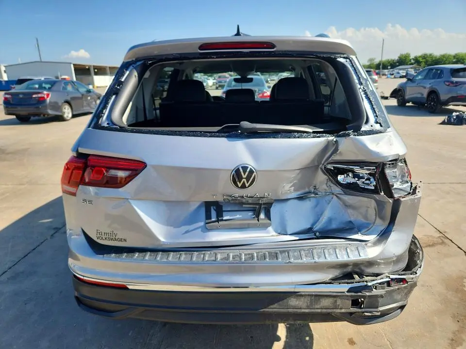 2022 VOLKSWAGEN TIGUAN SE  