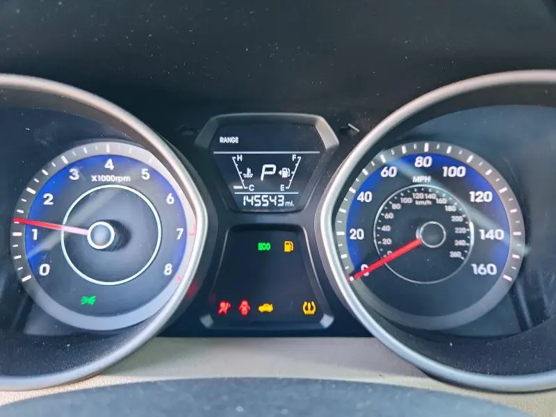 2014 HYUNDAI ELANTRA SE  