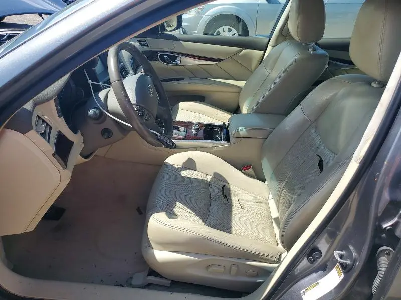 2015 INFINITI Q70 3.7  