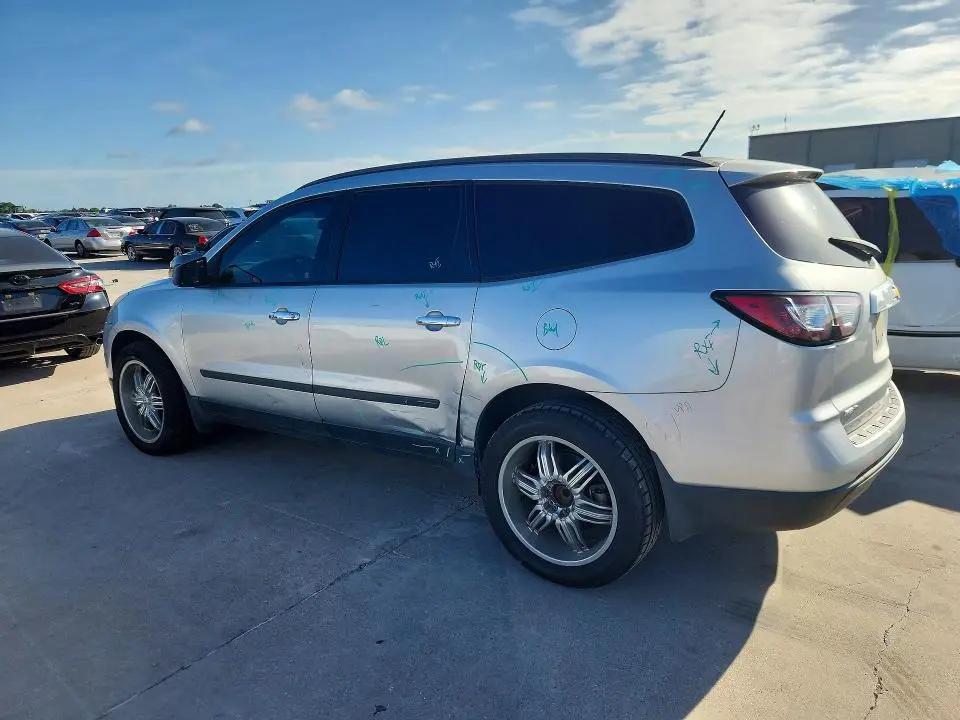 2014 CHEVROLET TRAVERSE LS  
