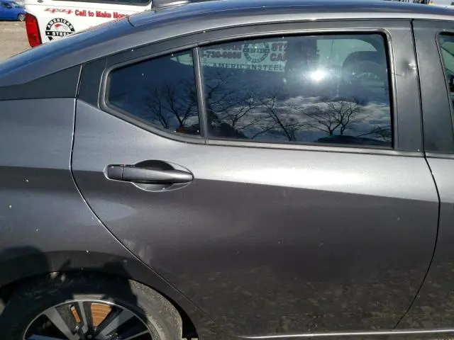 2021 NISSAN VERSA SV  