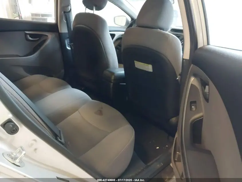 2016 HYUNDAI ELANTRA SE
