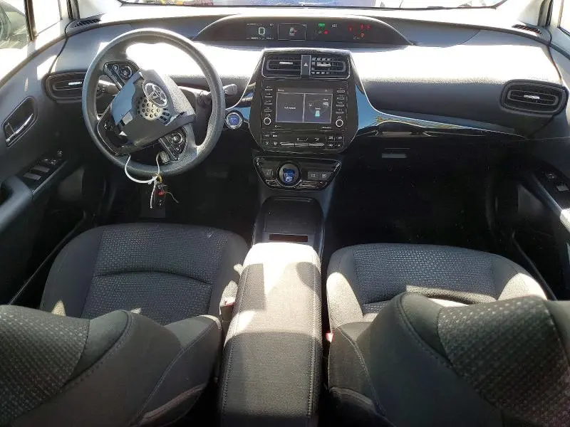 2022 TOYOTA PRIUS LE  