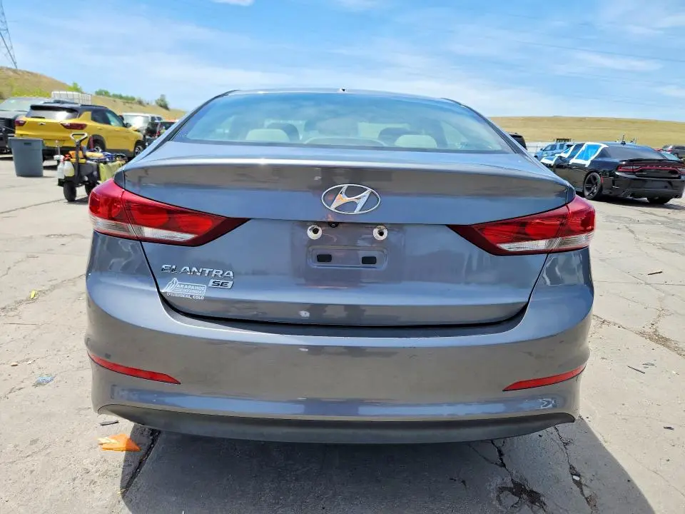 2018 HYUNDAI ELANTRA SE  