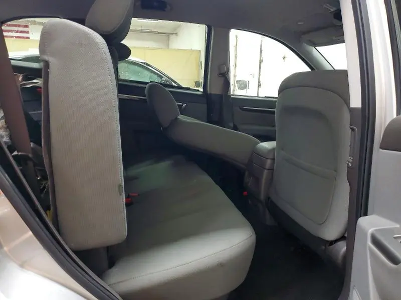 2011 HYUNDAI SANTA FE GLS  