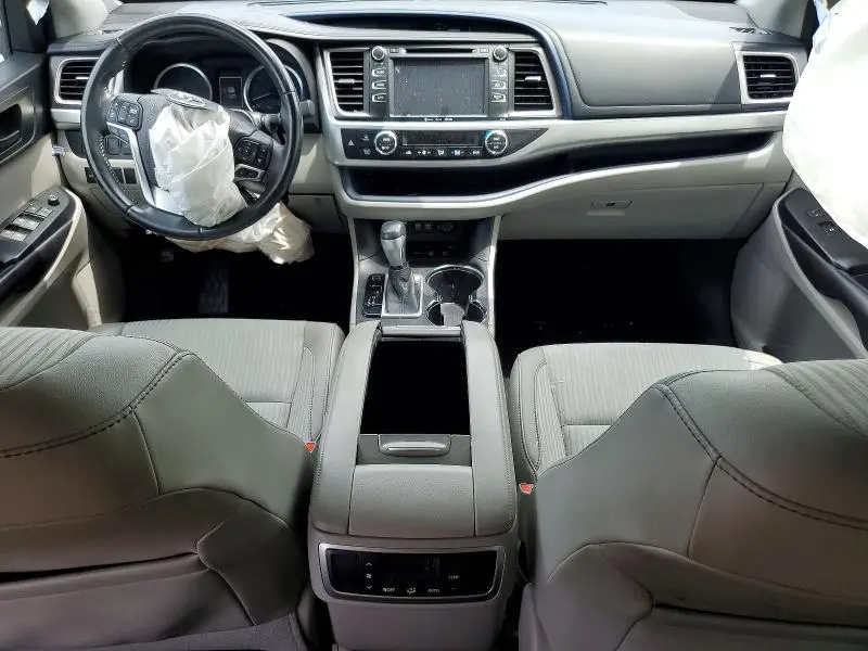 2017 TOYOTA HIGHLANDER LE PLUS  