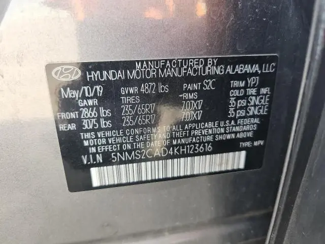 2019 HYUNDAI SANTA FE SE  