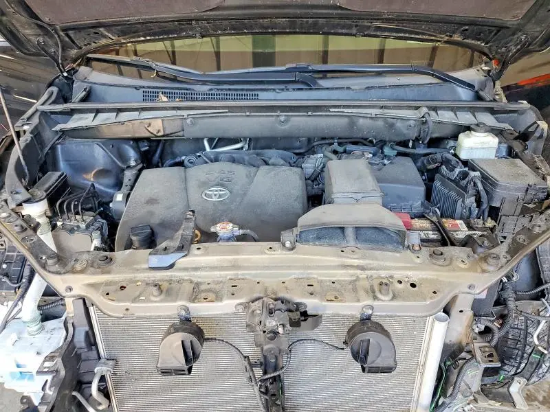 2018 TOYOTA HIGHLANDER LE  