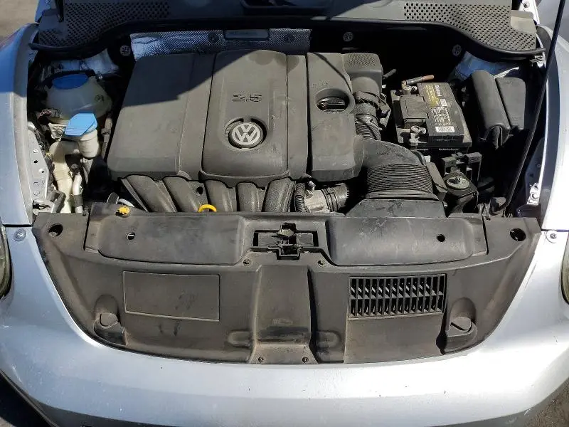 2013 VOLKSWAGEN BEETLE   