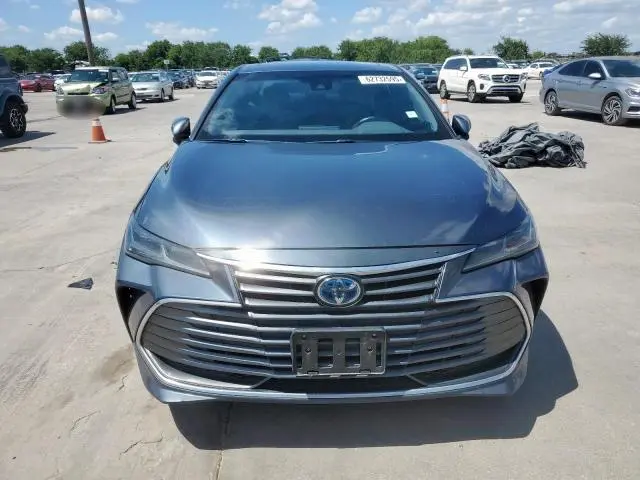 2019 TOYOTA AVALON XLE  