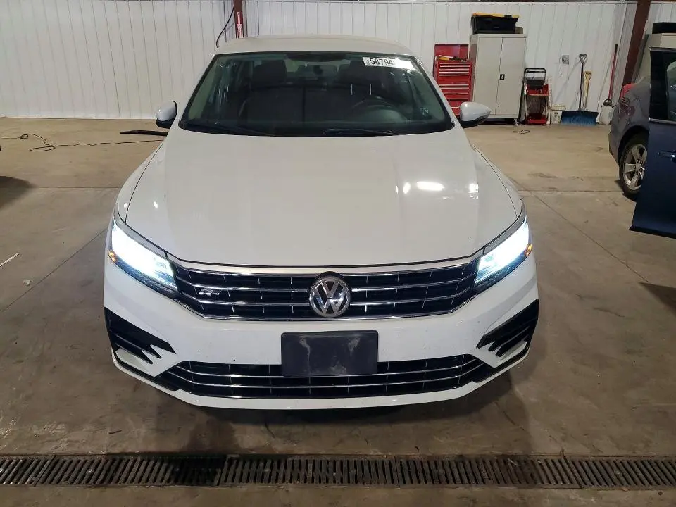 2017 VOLKSWAGEN PASSAT R-LINE  