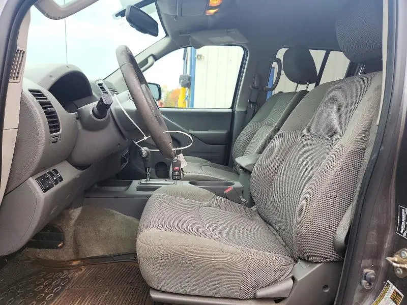 2016 NISSAN FRONTIER SV  