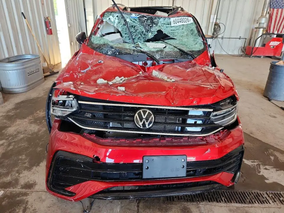 2024 VOLKSWAGEN TIGUAN SE R-LINE BLACK  