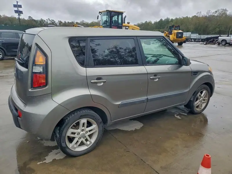 2011 KIA SOUL +  