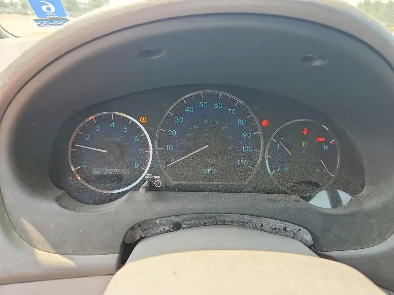 2010 TOYOTA SIENNA LE 8-PASSENGER  