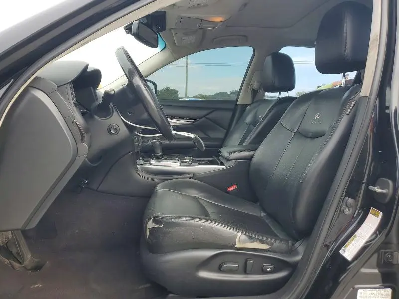 2014 INFINITI Q70 3.7  