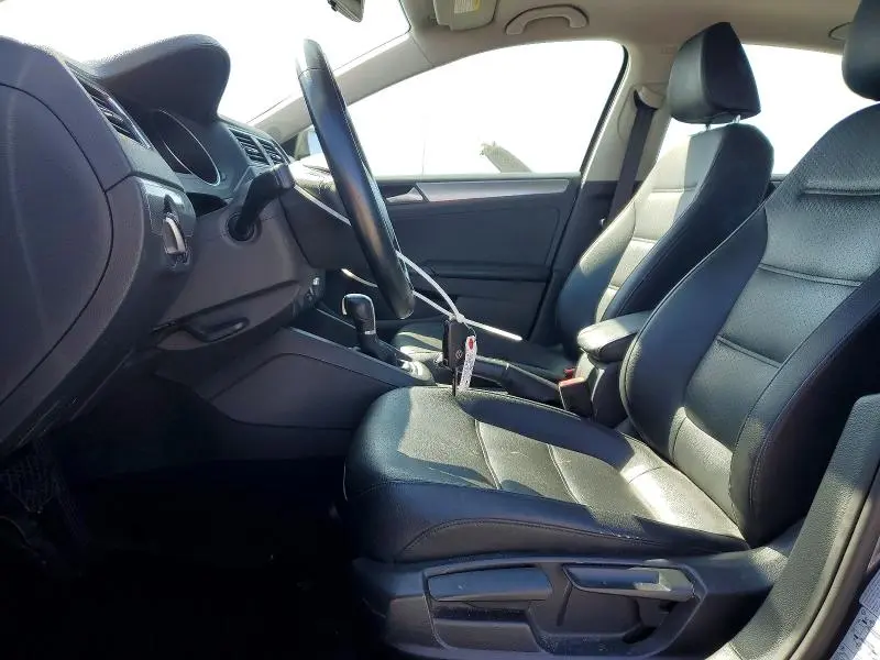 2015 VOLKSWAGEN JETTA SE  