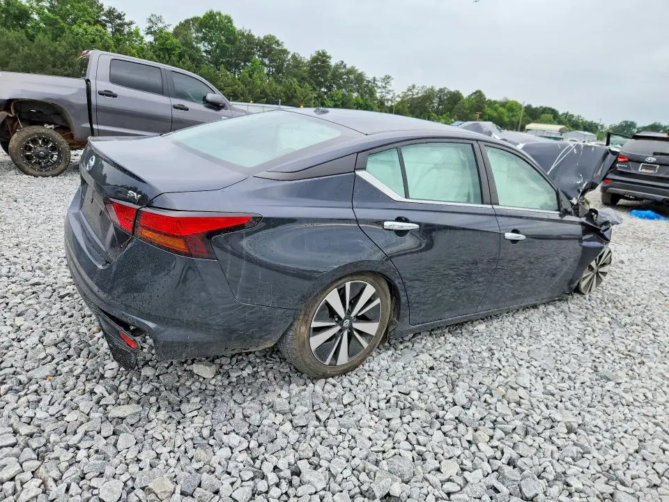2022 NISSAN ALTIMA SV  