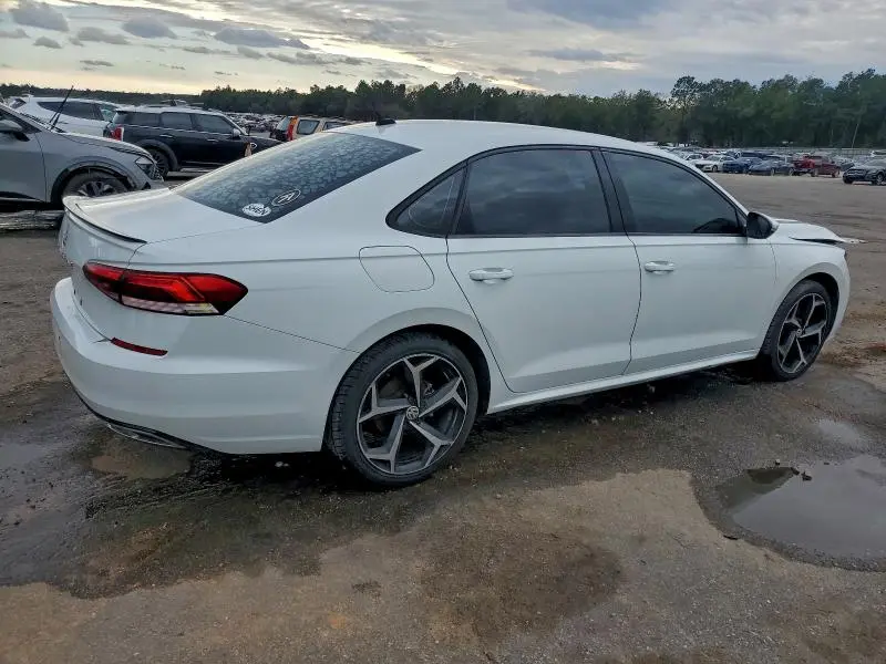 2022 VOLKSWAGEN PASSAT R-LINE  