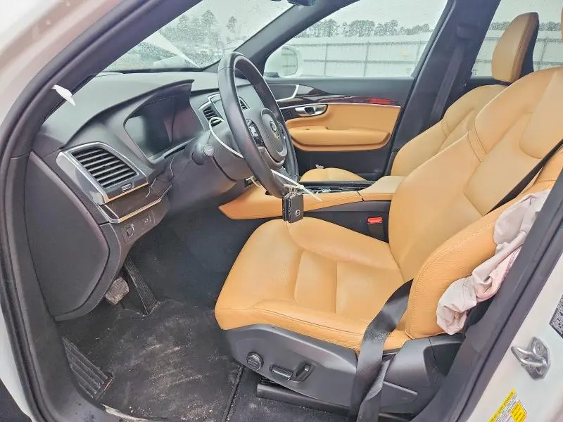 2019 VOLVO XC90 T6 MOMENTUM  