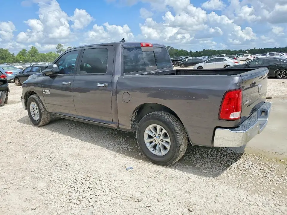 2016 RAM 1500 SLT  