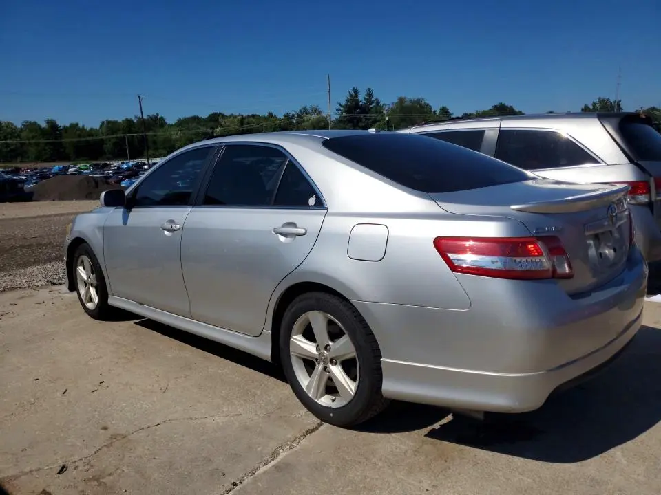 2011 TOYOTA CAMRY SE  