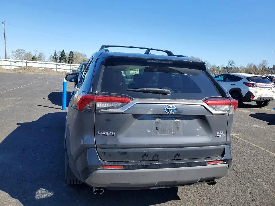 2020 TOYOTA RAV4 XSE  
