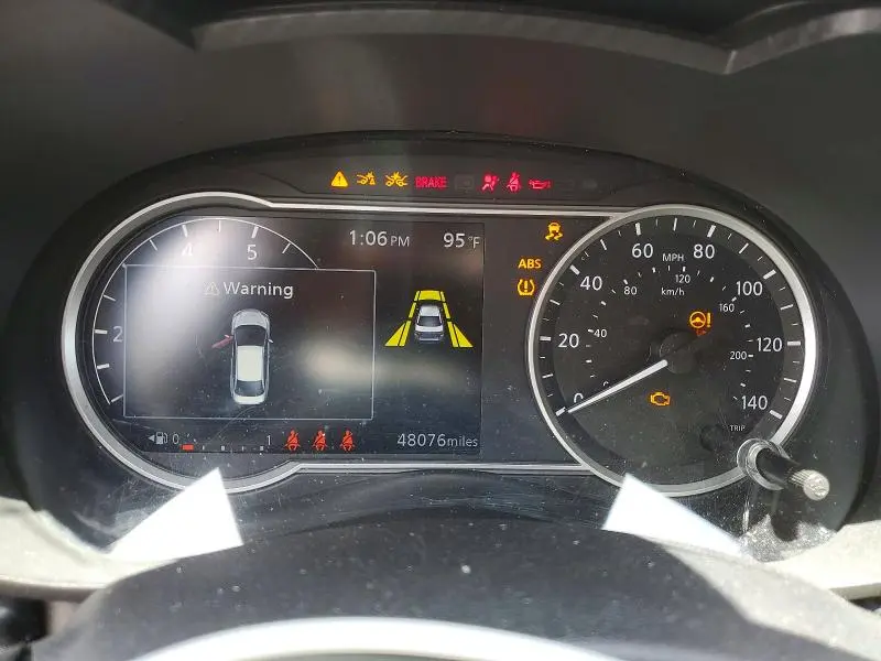 2023 NISSAN VERSA SR  