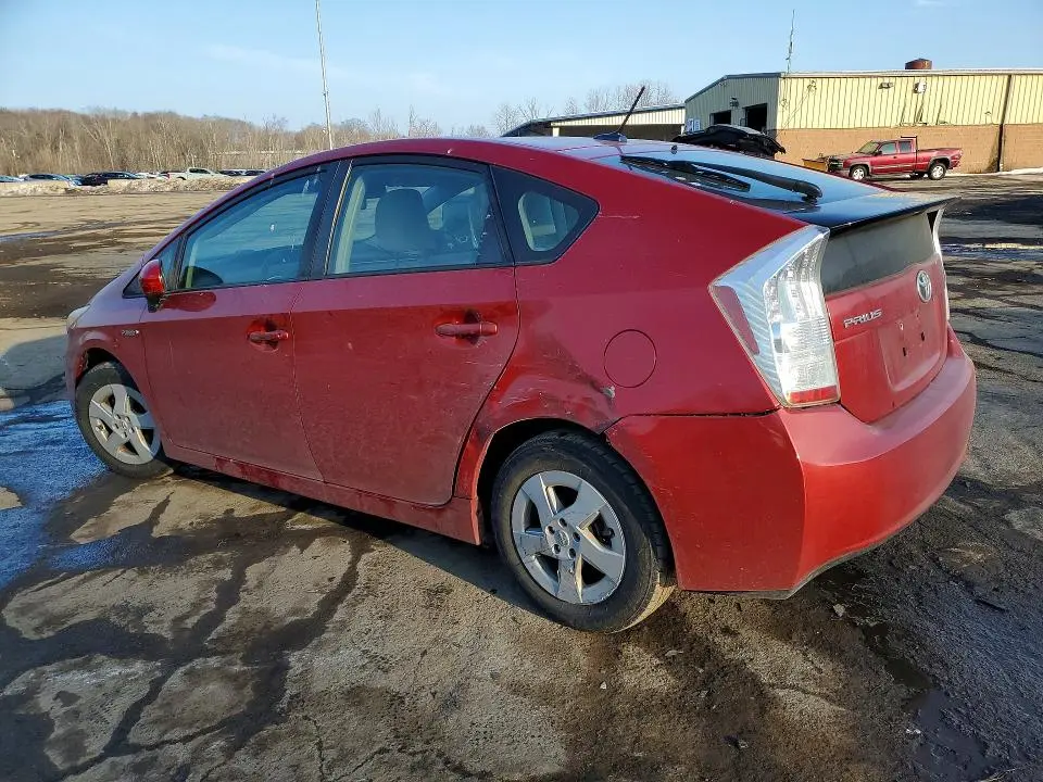 2011 TOYOTA PRIUS THREE  