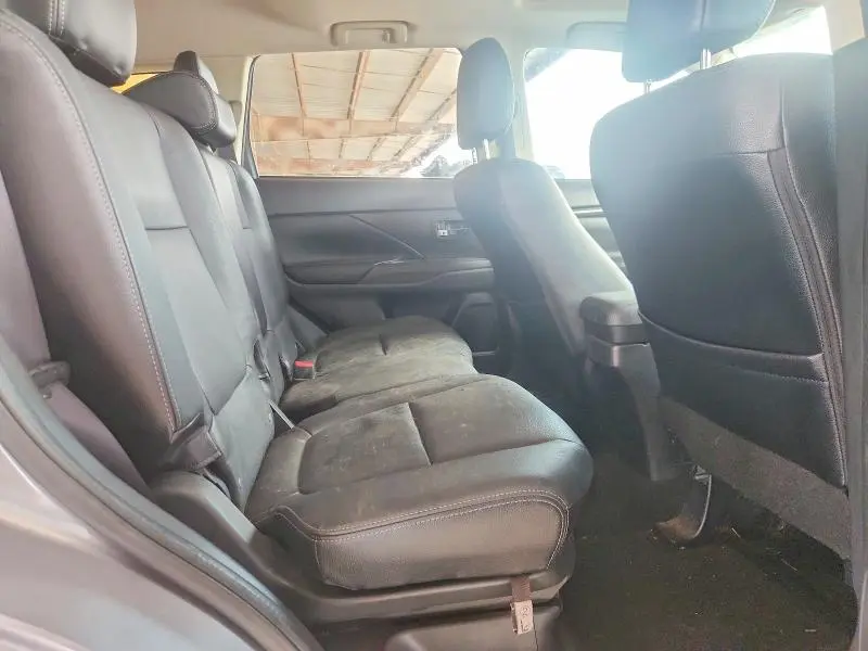 2017 MITSUBISHI OUTLANDER SE  